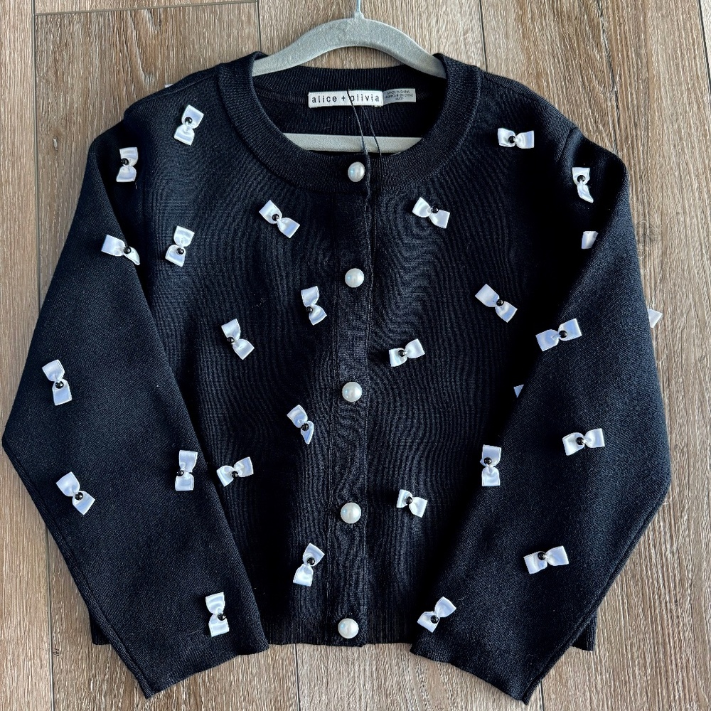 Alice + Olivia cropped sweater XS NWT